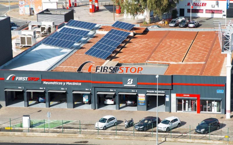 First Stop presenta en Sevilla su primer taller fotovoltaico