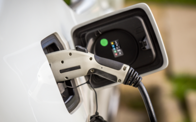 España triplica los plazos de puesta en funcionamiento de los puntos de recarga públicos frente a otros países europeos