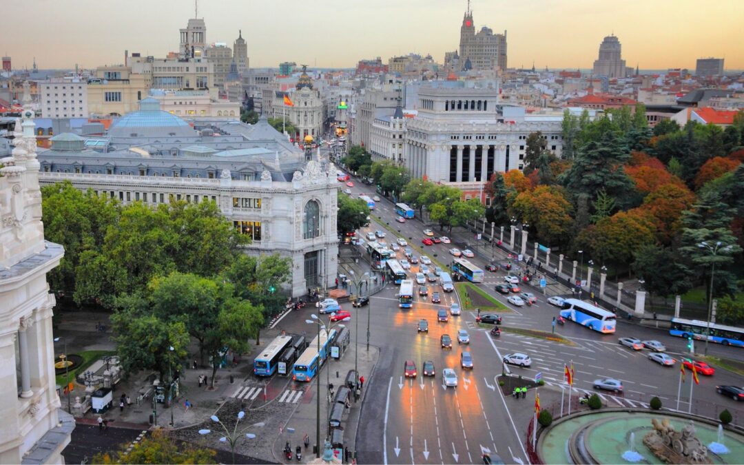 Así se mueven los españoles en 2025: menos coche en ciudad, más pasos y una movilidad eléctrica en evolución